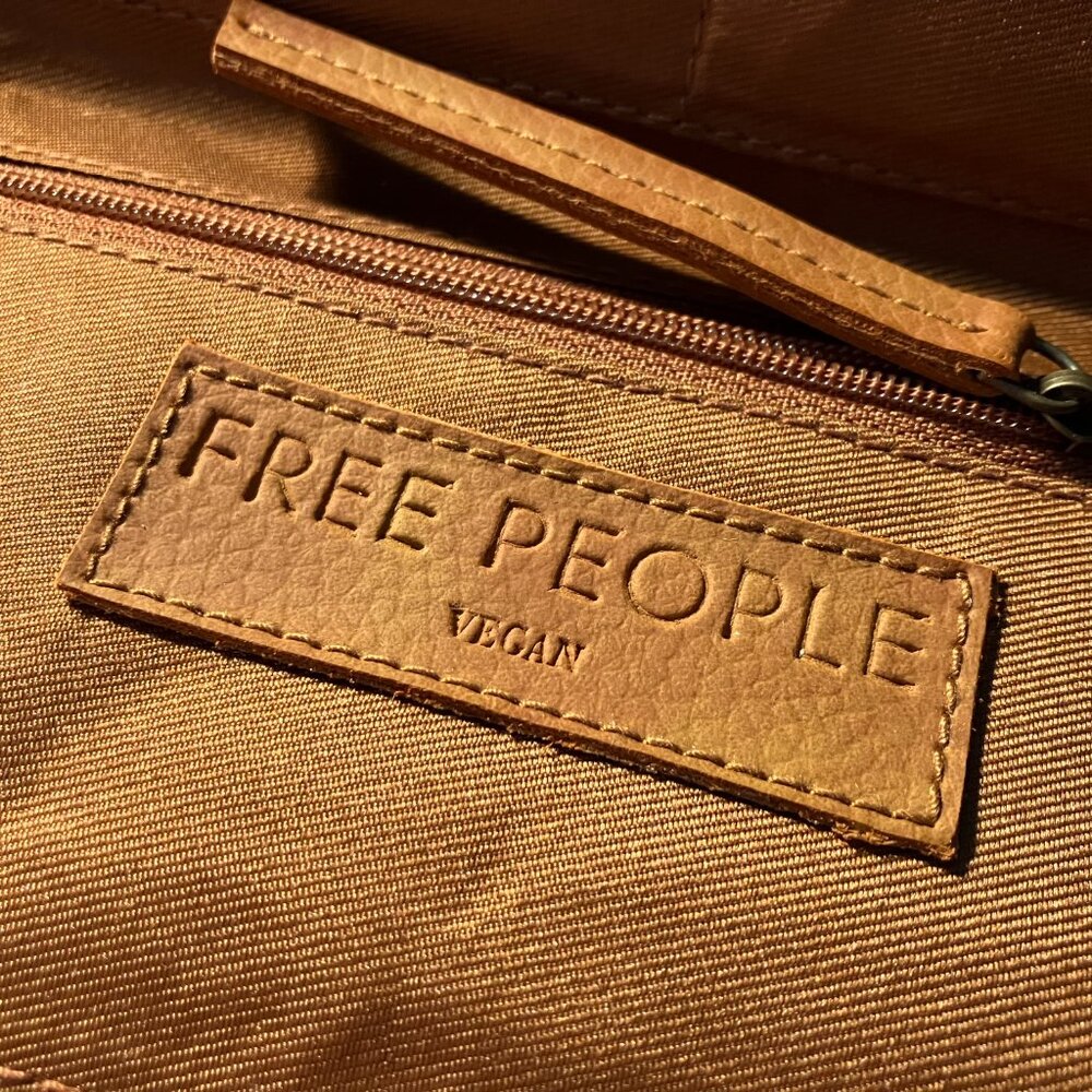 Free People wristlet / wallet NWT - Picture 5 of 6
